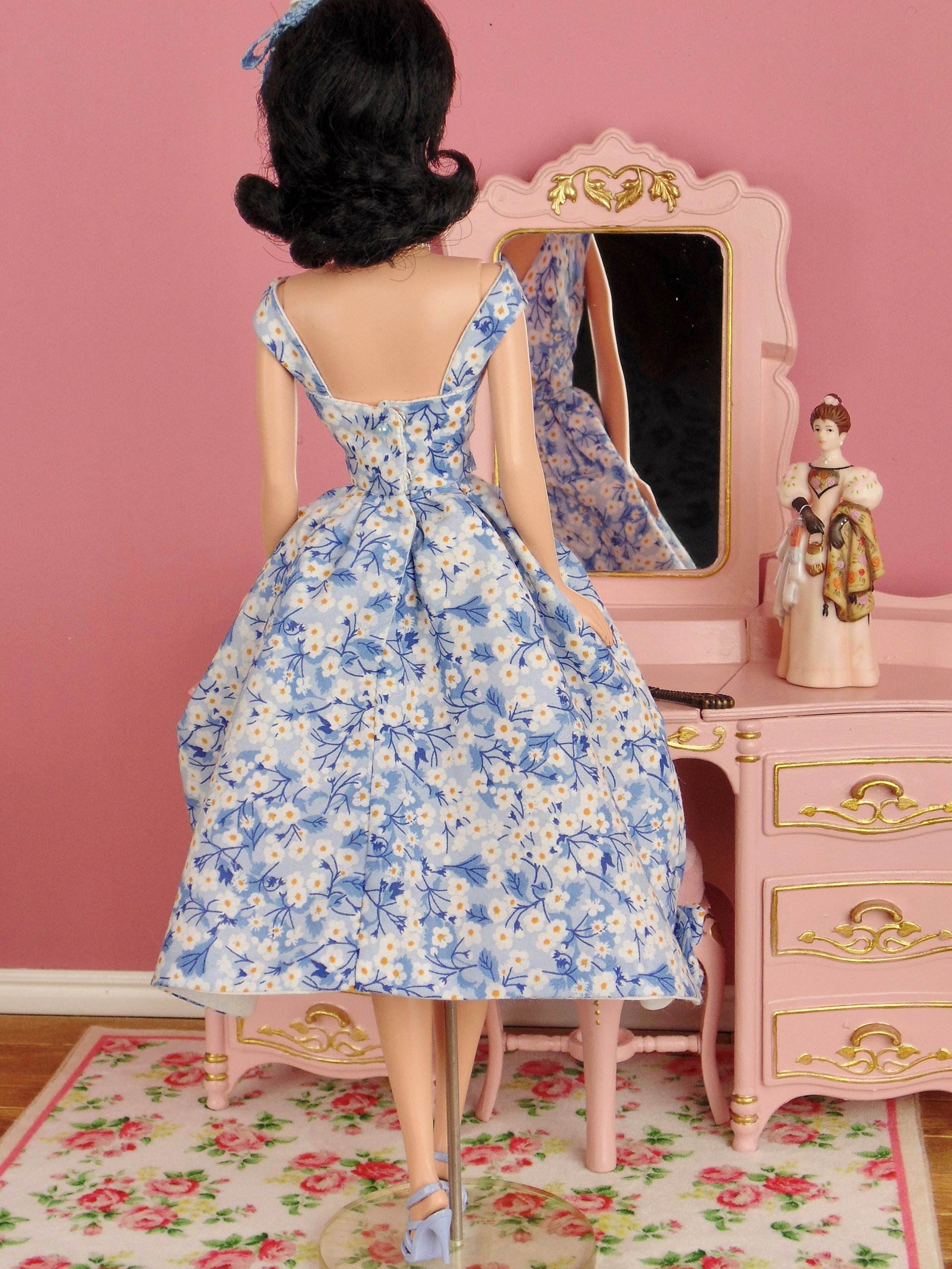 Lorali sewing pattern for 12" fashion dolls product image (4)