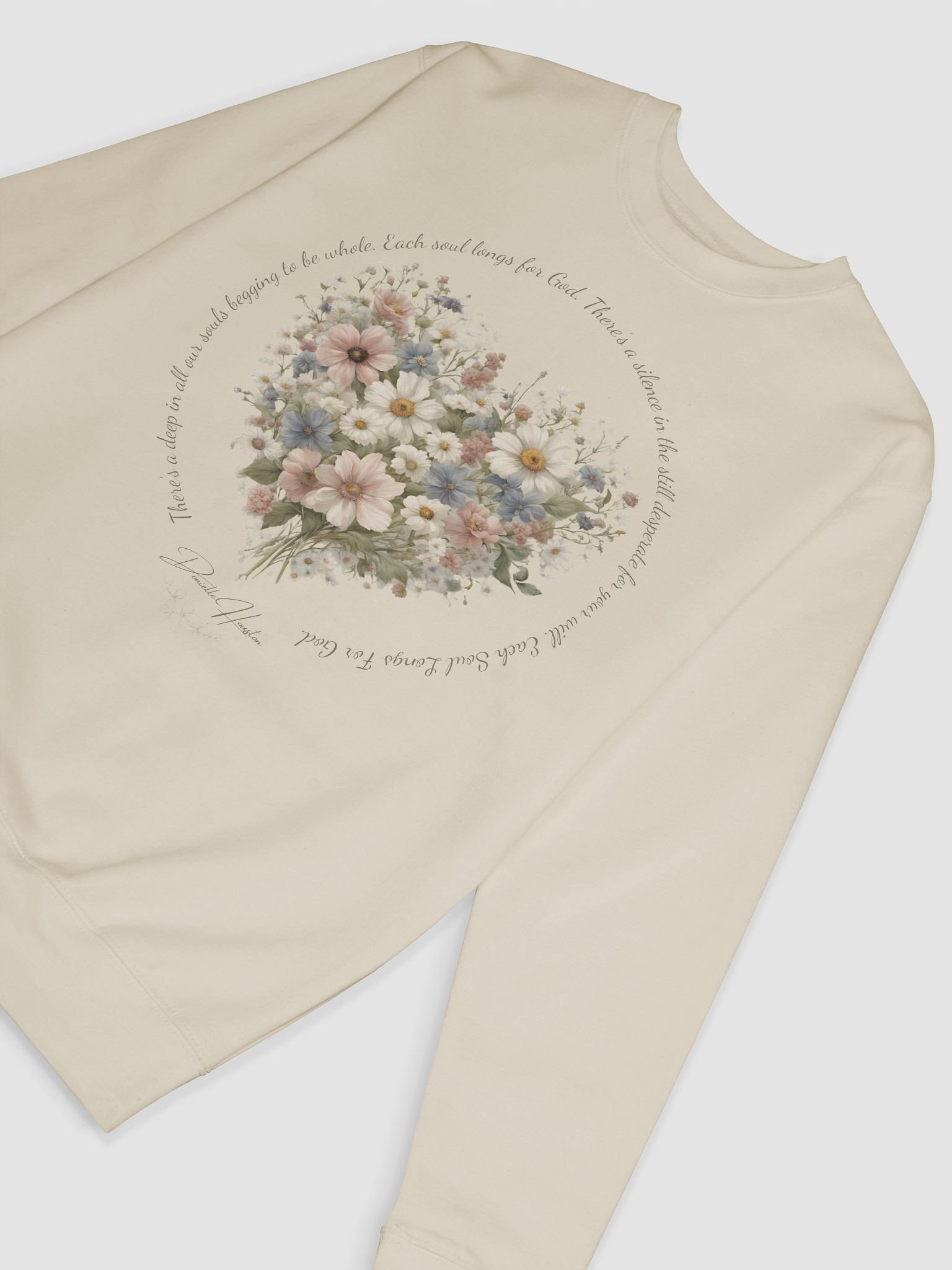 "Each Soul Longs For God" Floral Heart Sweatshirt | Dark Print product image (11)