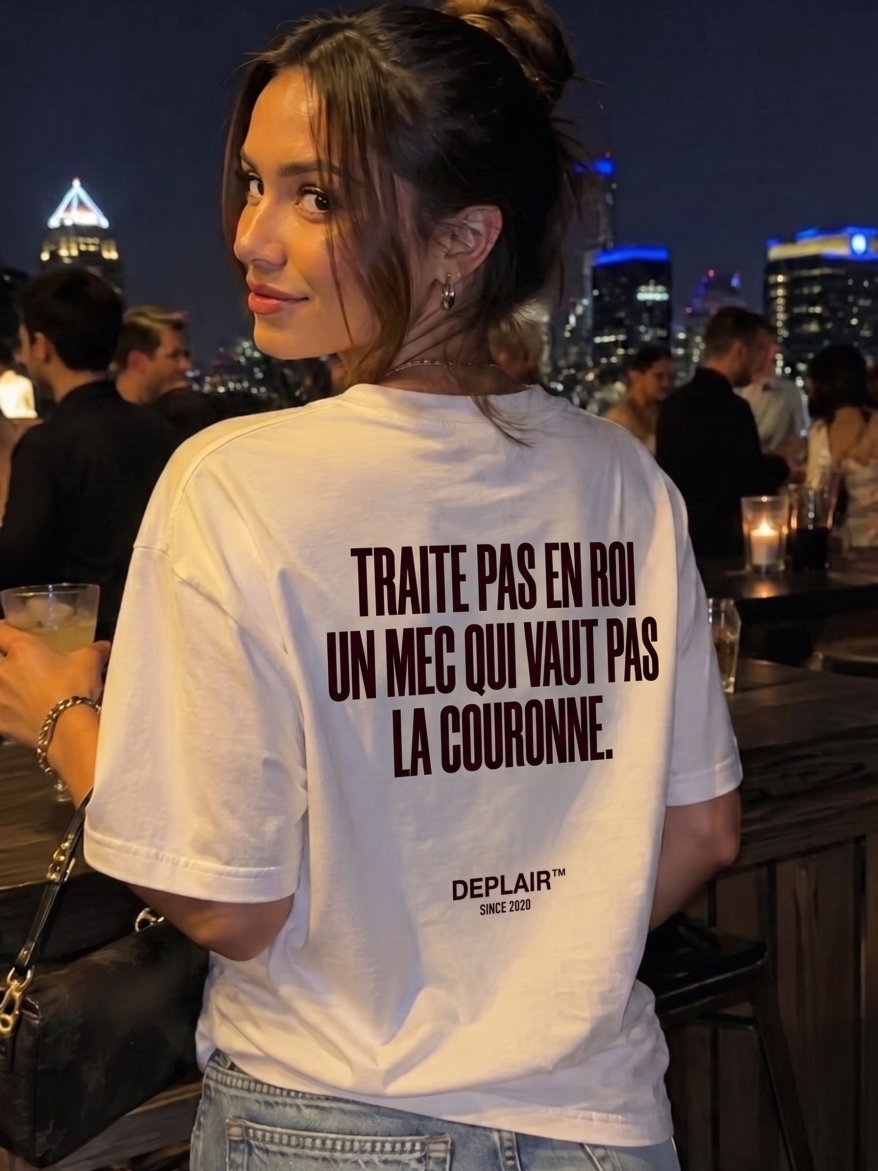 Traite pas en roi un mec qui vaut pas la couronne — T-shirt femme product image (2)