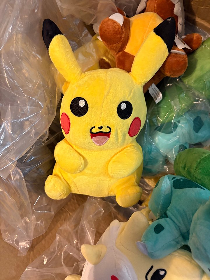 Smiling Pikachu Pokemon Plush 20cm product image (1)