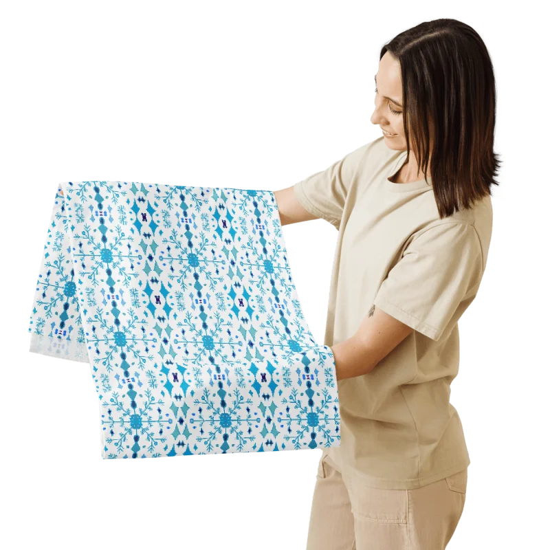 Icy Dreams Table Runner product image (2)