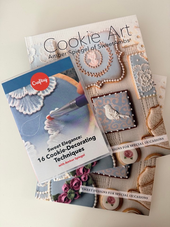 Cookie Art Book and Cookie Decorating Class on DVD by Amber Spiegel product image (1)