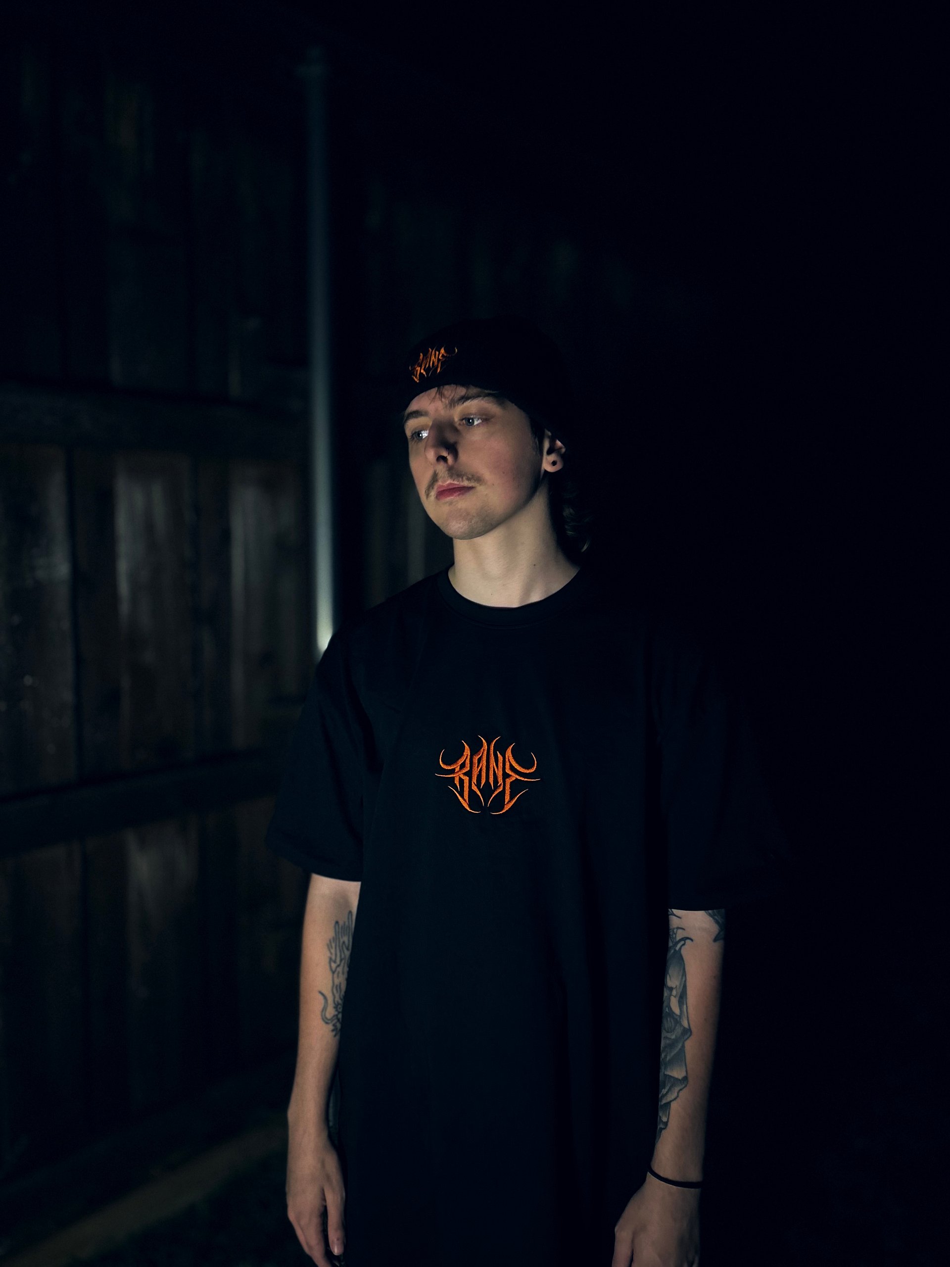 EMBROIDERED HEAVYWEIGHT TEE product image (1)