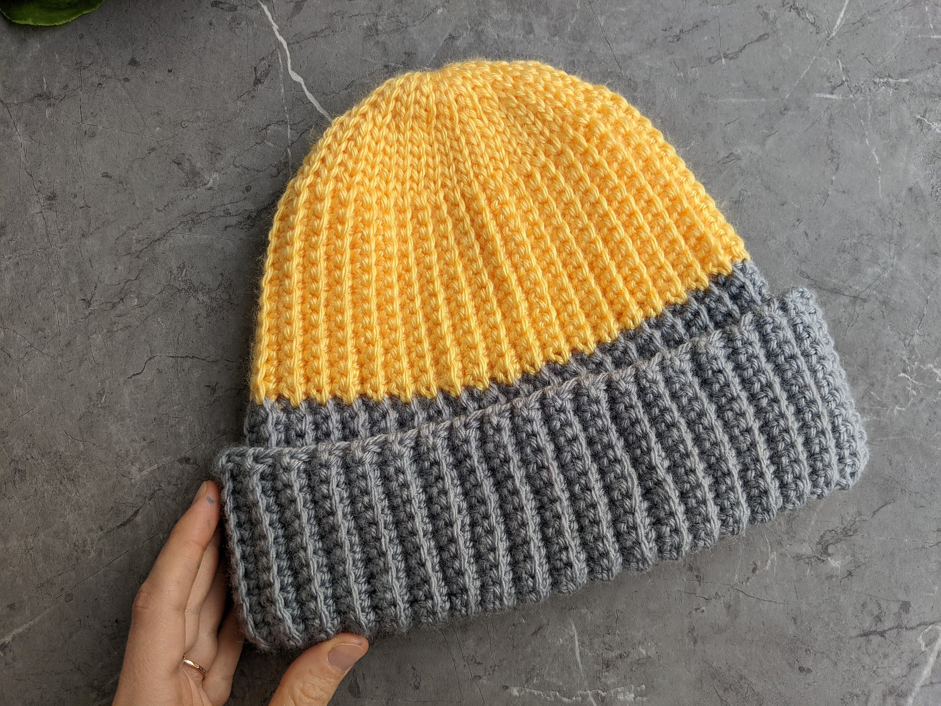 Two-Color Crochet Men’s Hat Pattern with Double Brim product image (6)