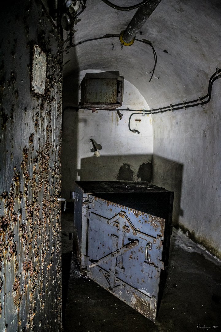 Fine Art – The Silence of Lockdown – France product image (1)