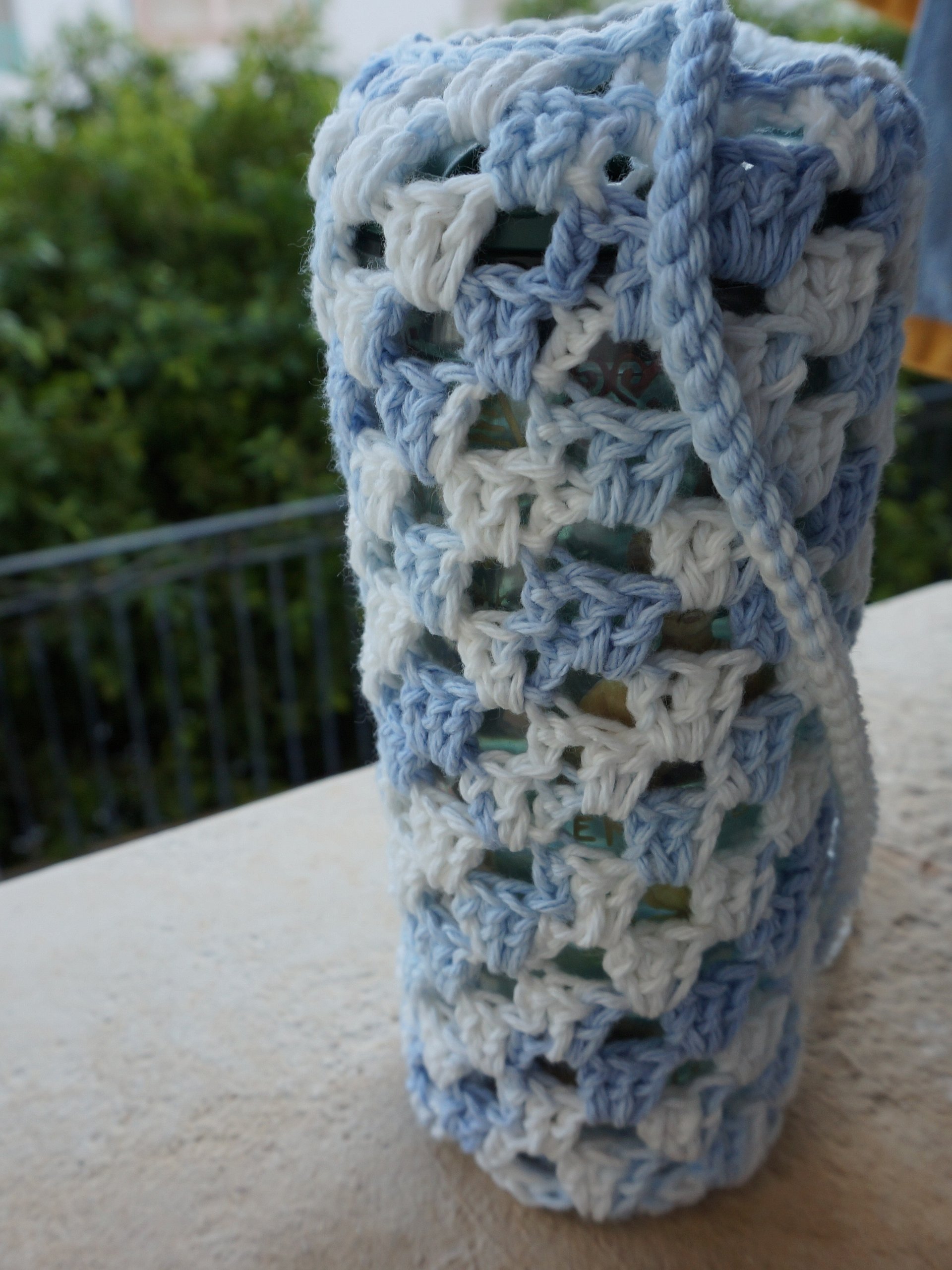Bottle holder crochet pattern striped product image (1)