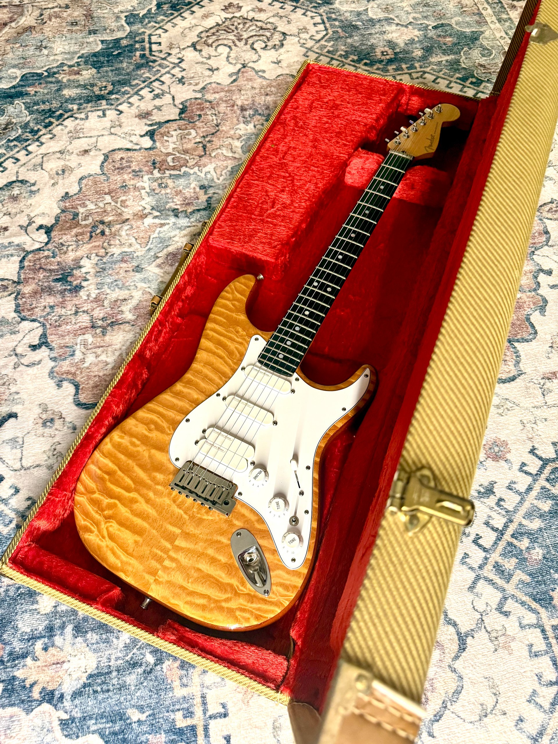 1992 Fender Stratocaster "TIGER FLAME MAPLE" Special Edition Set-Neck + OHSC (CUSTOM SHOP) product image (6)