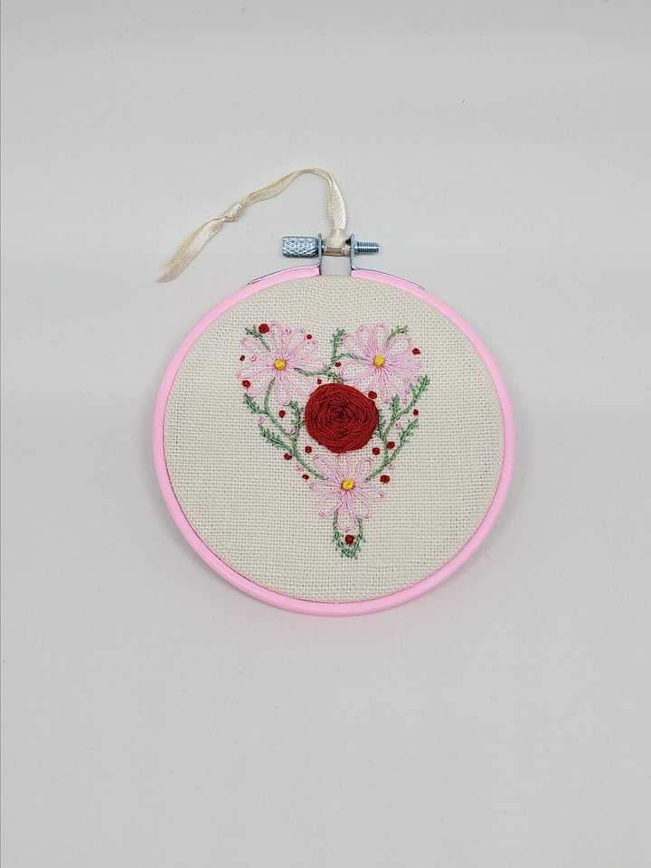 Flower Heart: 4" Hoop product image (1)