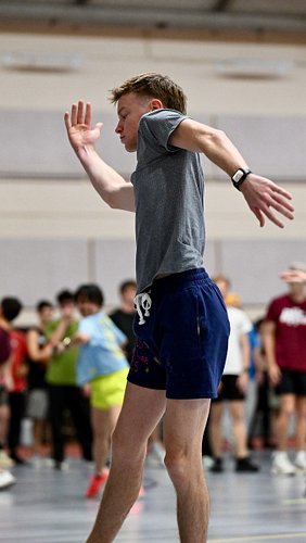 Broken but expressive! Enjoy my left handed choreo! #guard #colorguard #colorguardtricks #dci #drumcorps