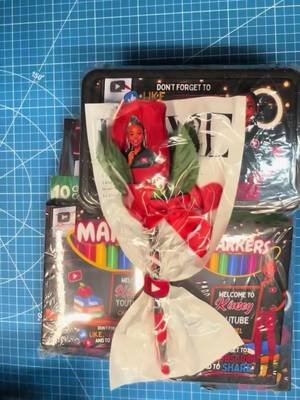 School’s back in. Don’t let them feel left out! Creating their Custom Back-to-School Supplies has never been easier especially when using my templates and tutorials.  #backtoschool #schoolsbackin #customschoolsupplies #exoticpartycreations 