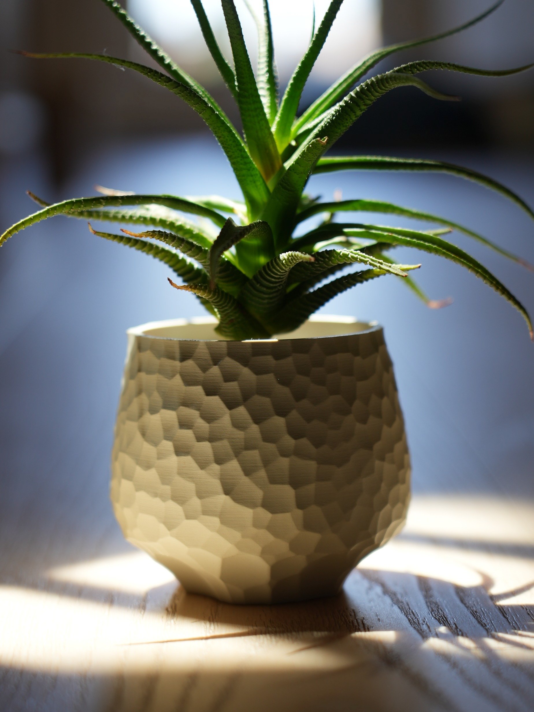 Metal Wave Series - Planter 03 product image (1)