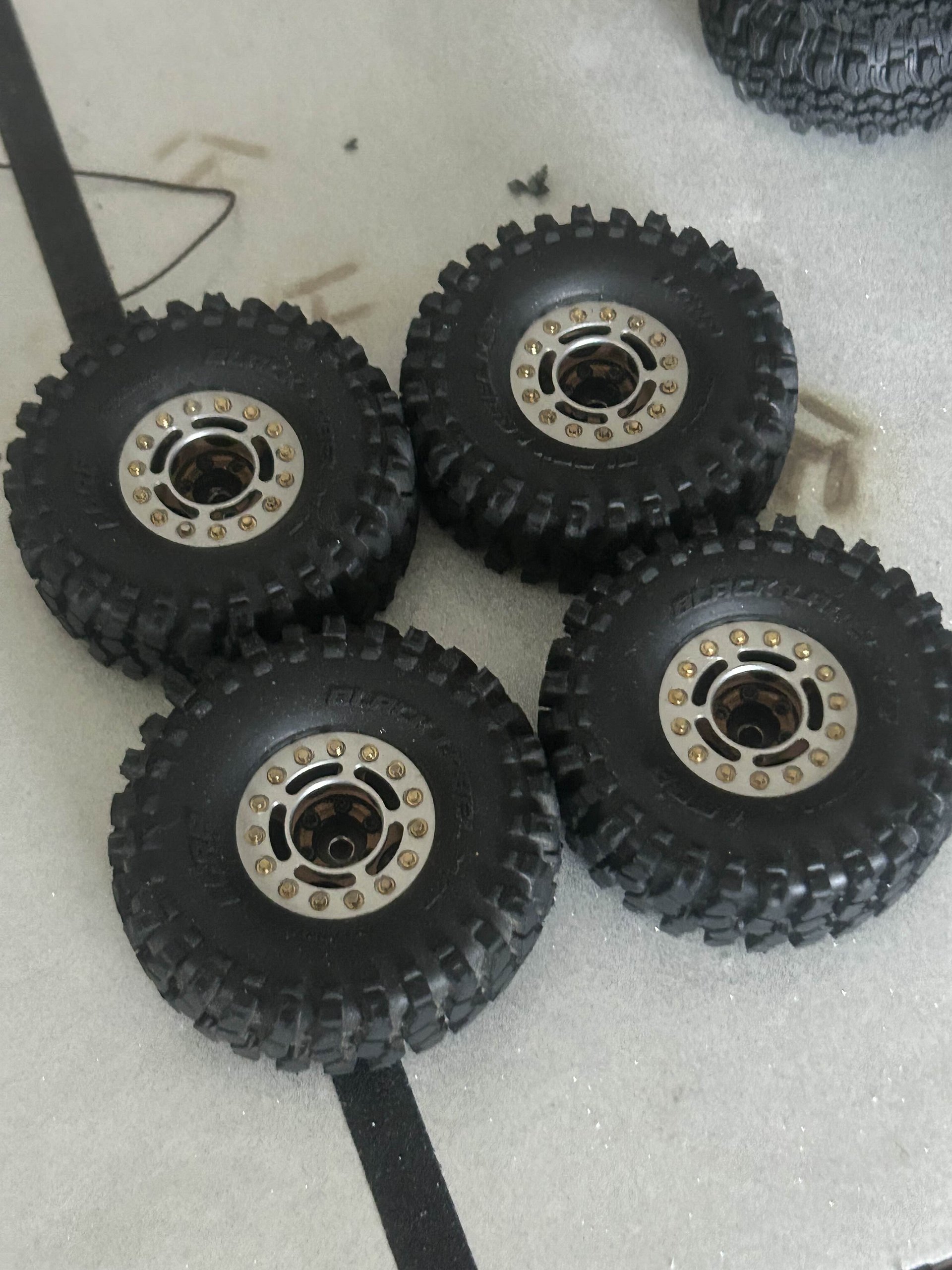 Treal wheels / LGRP tires product image (2)