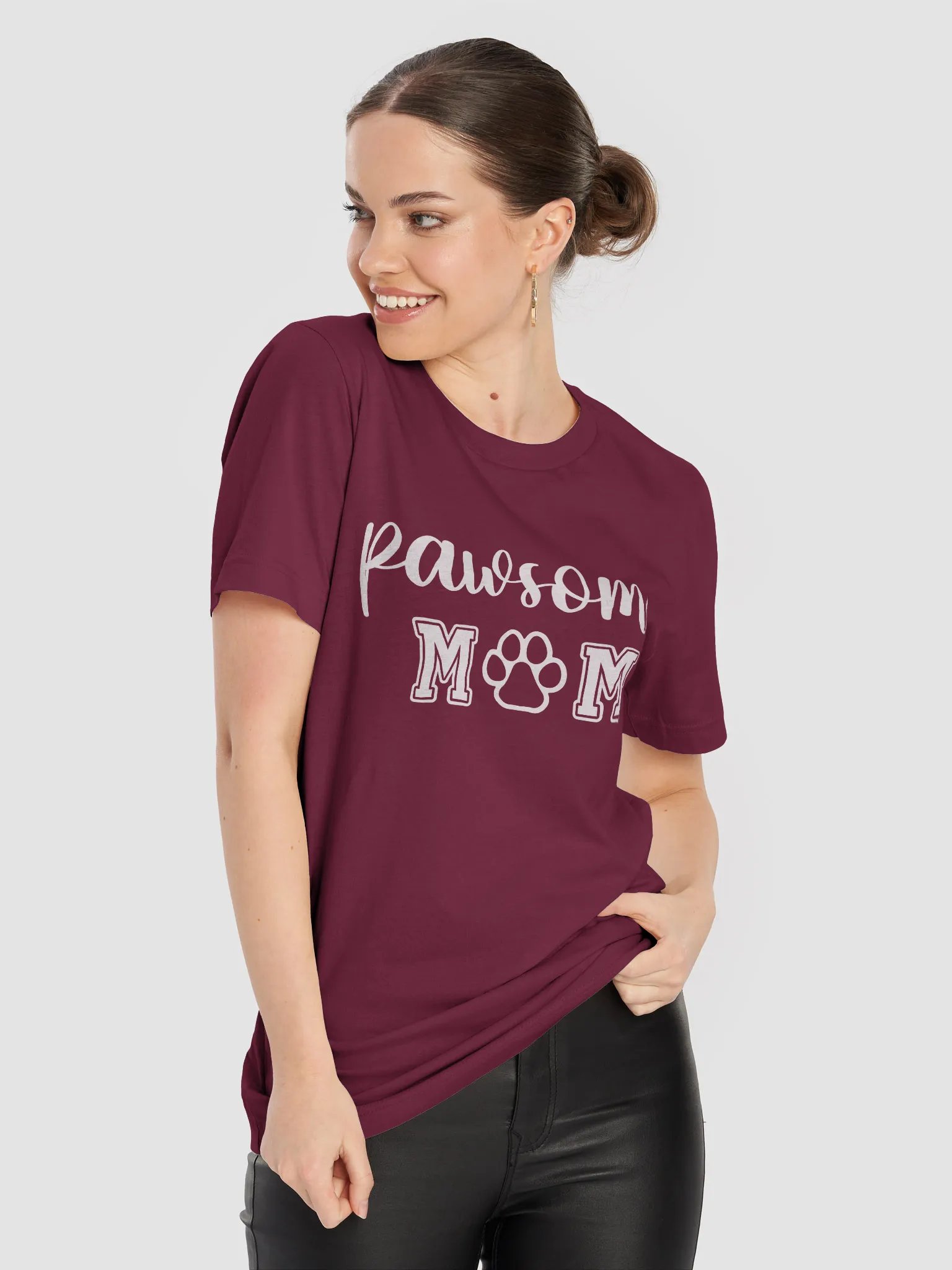 Pawsome Mom T-Shirt product image (6)