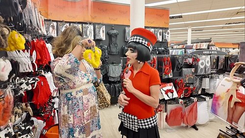 WHAT ANIMAL EARS AND DENTAL FLOSS ARE YOU WEARING FOR HALLOWEEN? 🎃💀 FULL EPISODE OF BIANCA DEL RIO AND I AS WE DRAGVESTIGATE ...