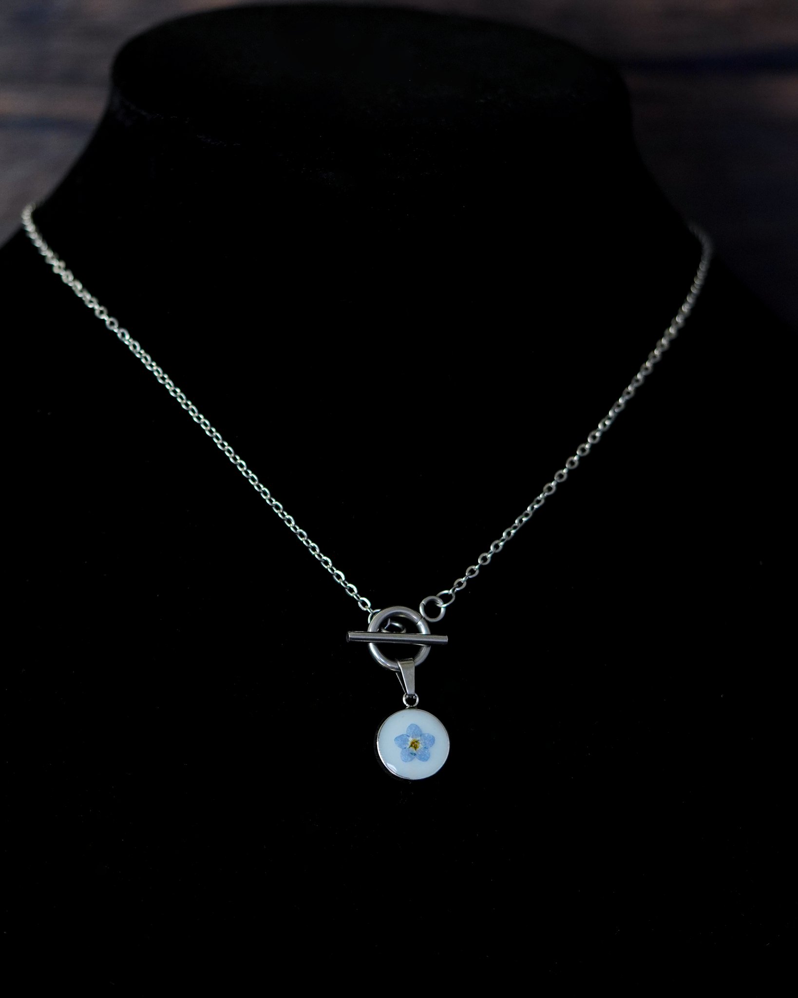 Blue Forget-Me-Not Round Necklace product image (2)
