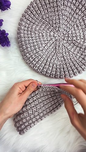 Drop CLASSICBERET to get the link for this cute crochet beret💌

#crochetpattern #beret #croche #crochetautumn #fashionable