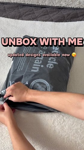 UNBOX WITH US! 🙌🏻 Updated designs available now!!! 🔥
#graphictee #streetstyle #streetwear #casualstyle #fashiontok