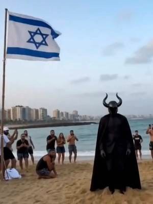 Messiah Vrilya Jarac flies into the sky and returns to Earth in Tel Aviv, Israel. 🇮🇱  @Vrilya Jarac 