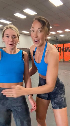 👀 Learn our Ab Finisher!! 👀

We had to give you guys some “serious” fitness. 😉 

Watch til the end to see how long the seriou...