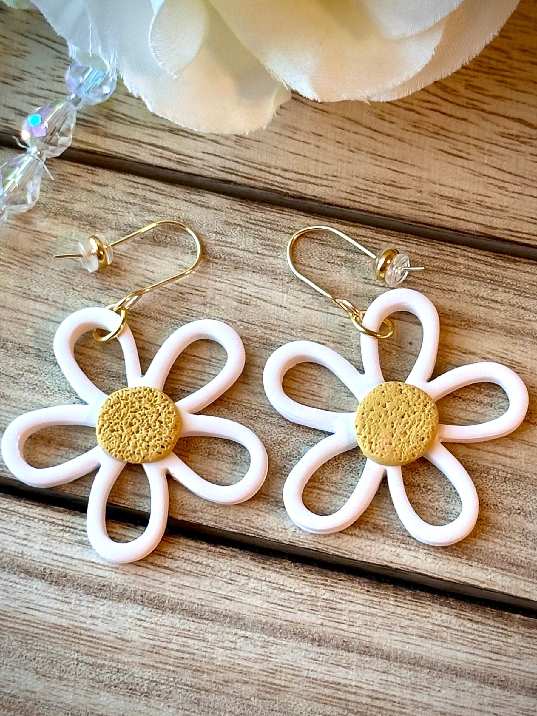 Daisy Bloom Earrings – White Floral Clay Dangles product image (3)