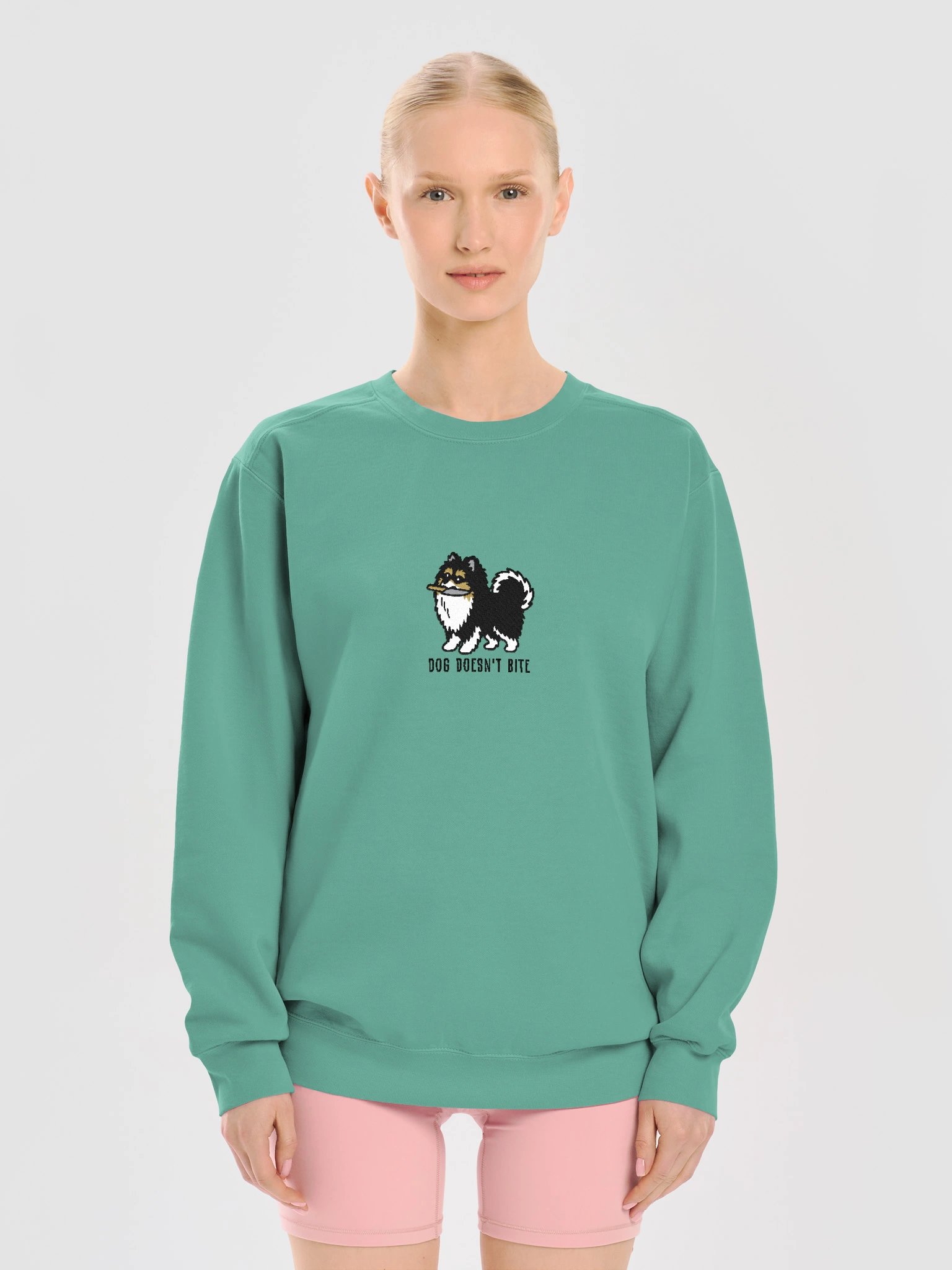 Dog Doesn't Bite Funny Chibi-Style Embroidered Premium Sweatshirt for Pomeranian(Tricolor) Owners product image (29)