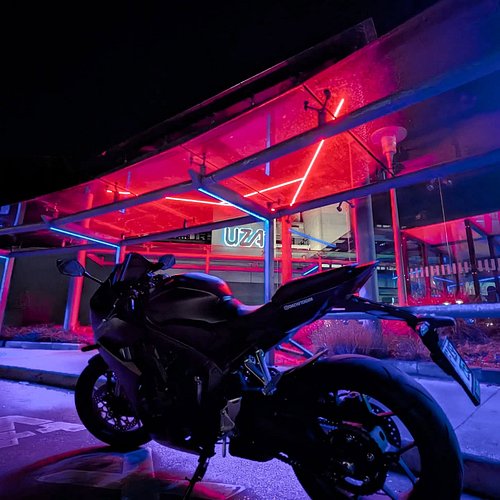 The hospital at night has such a different vibe.

#uza #hospital #work #hondacbr650r #neolight #lights #motorcycle #dailymoto...