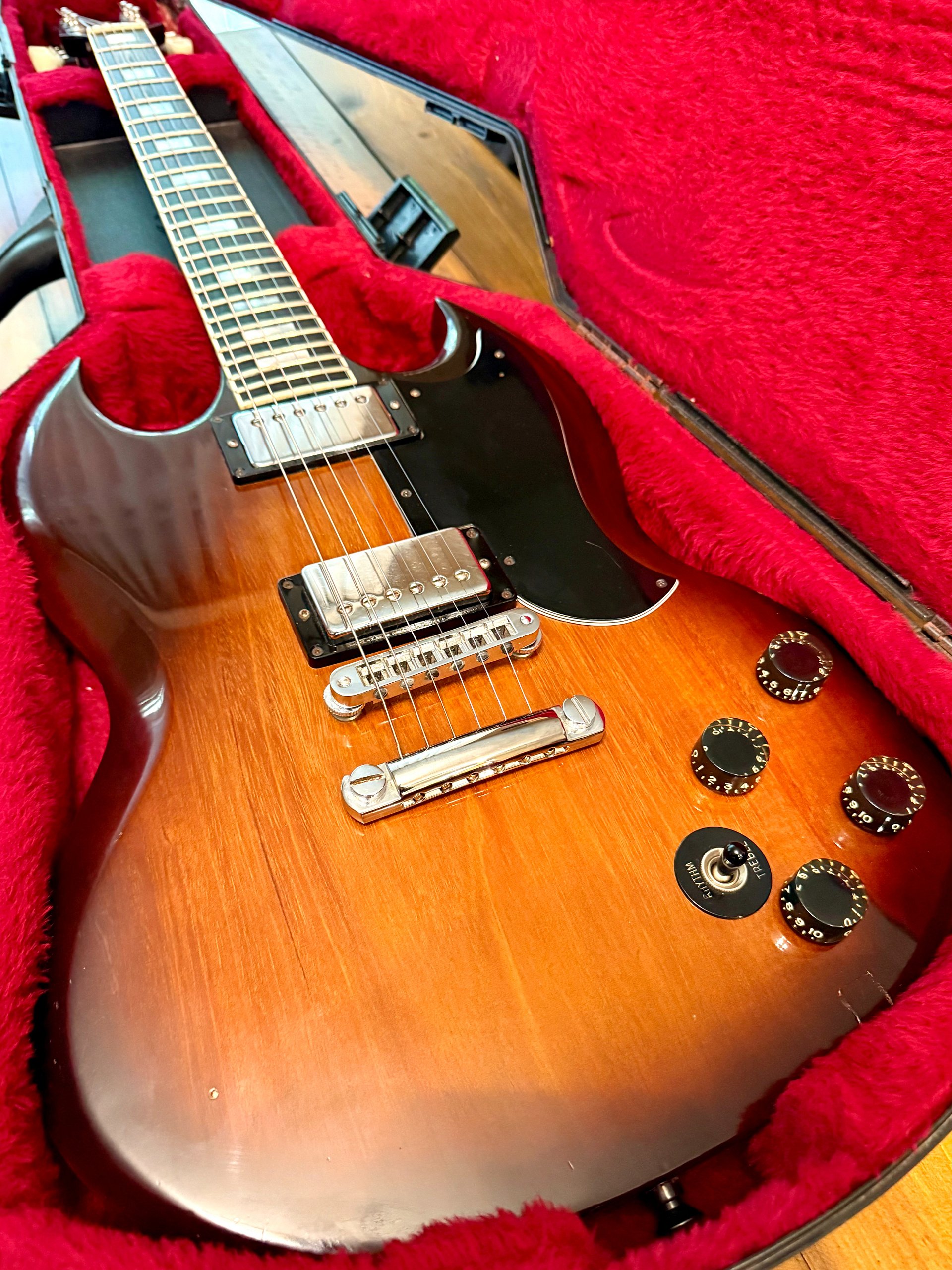 1980 Gibson SG Standard "TOBACCO SUNBURST" + CHAINSAW CASE product image (1)