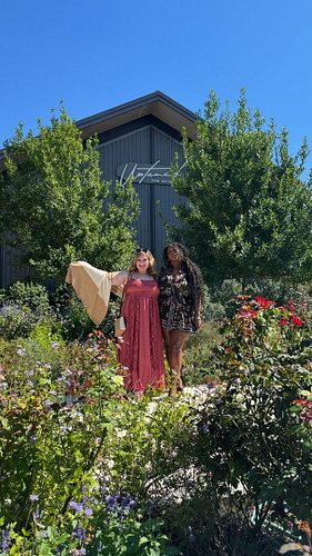 I’m officially in love with @untamedwines. The gardens are gorgeous, the wine is fantastic, and the white truffle pizza is th...