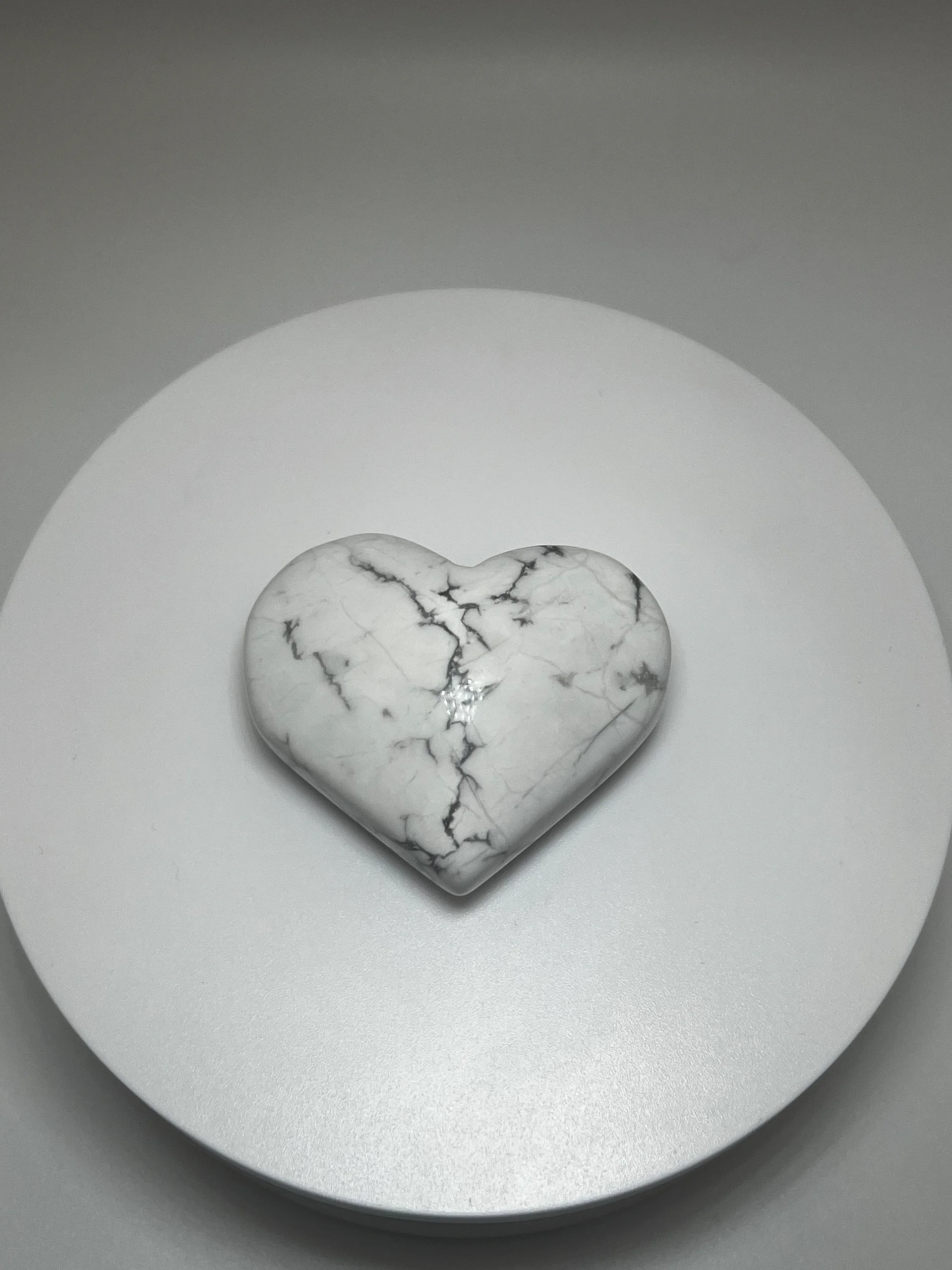 Howlite Worry Stone product image (1)