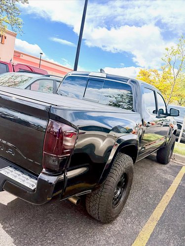 Another lot find.

Big tires.
Bigger energy.

Welcome in. #bouldertrucks