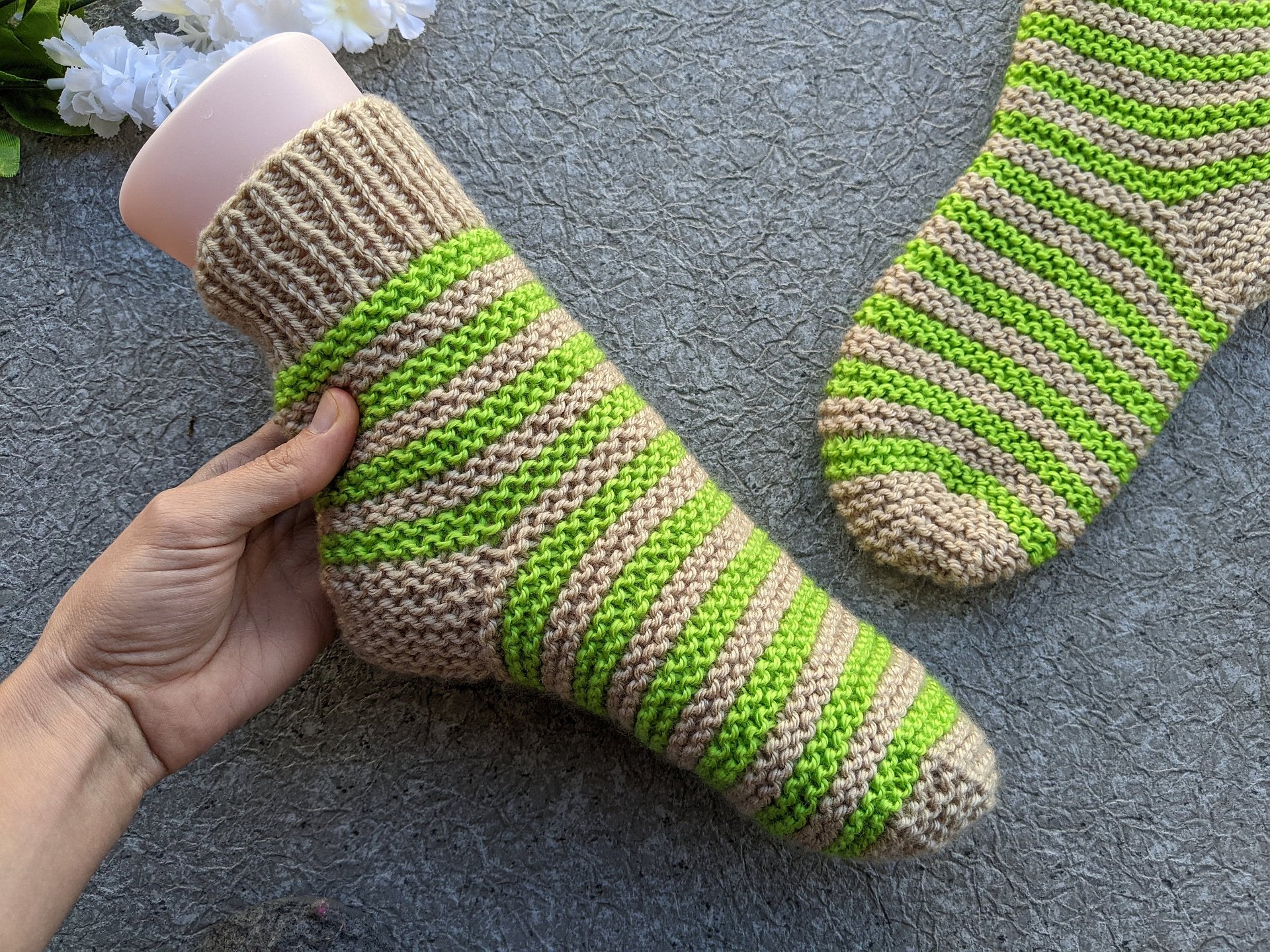 Flat Knit Two-Needles Two-Color Socks Pattern product image (4)