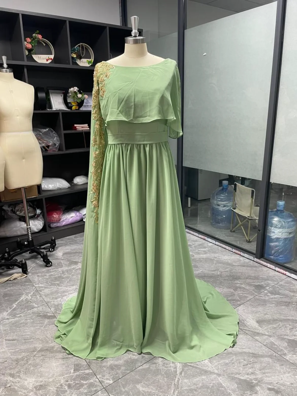 Luxury dress product image (5)