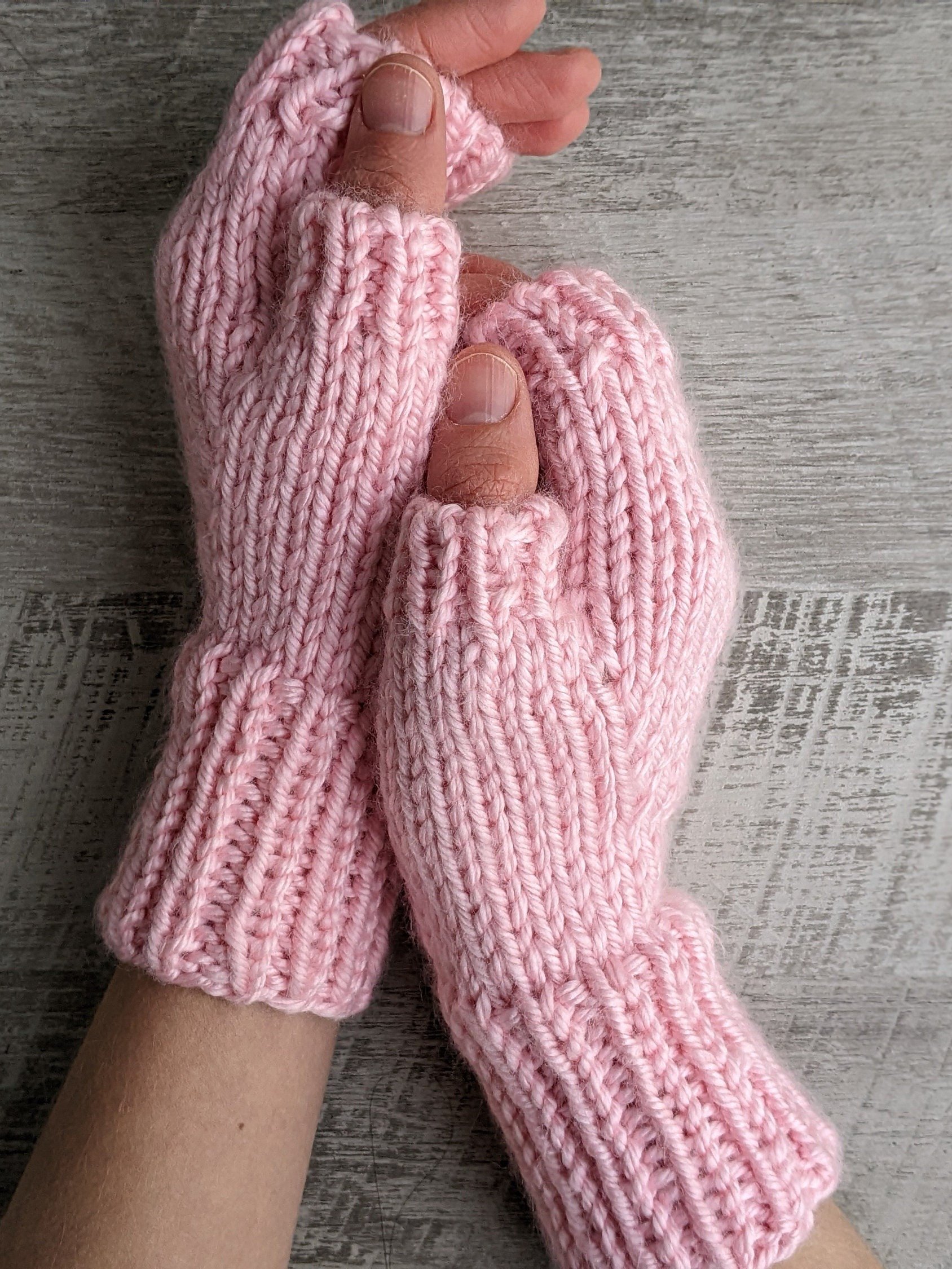 Chunky Knit Fingerless Gloves Pattern product image (5)
