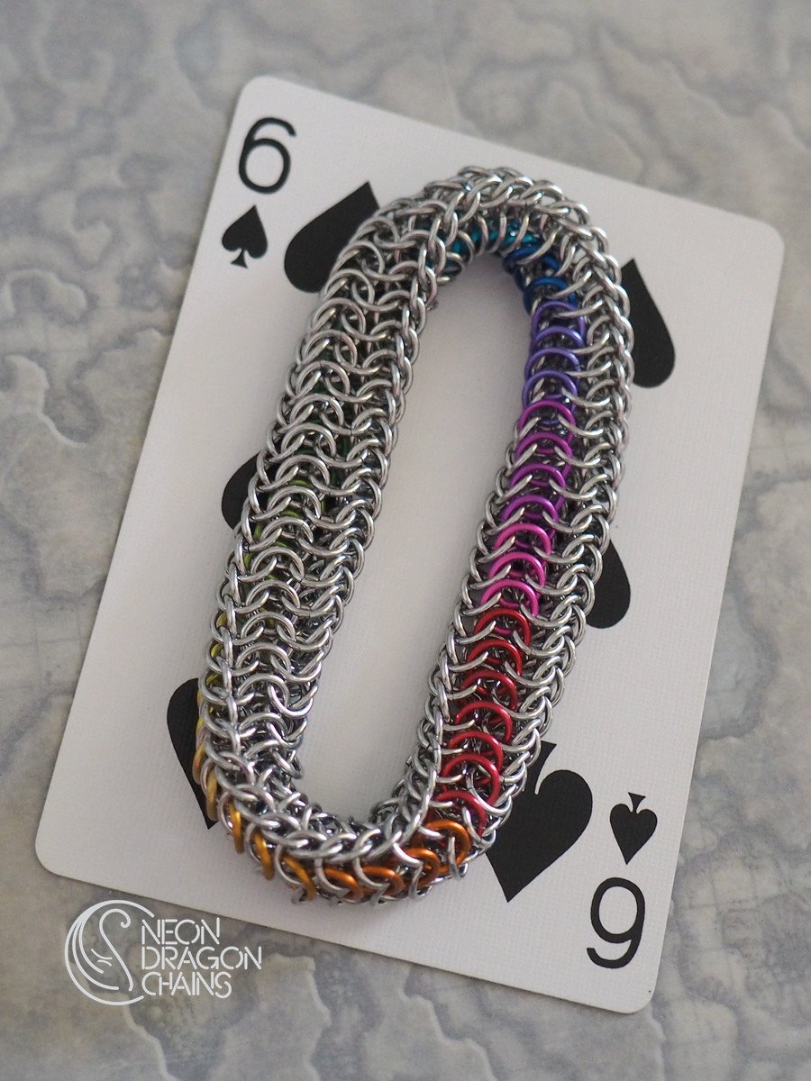 Mobius Fidget Toy / Rainbow Chrome product image (2)