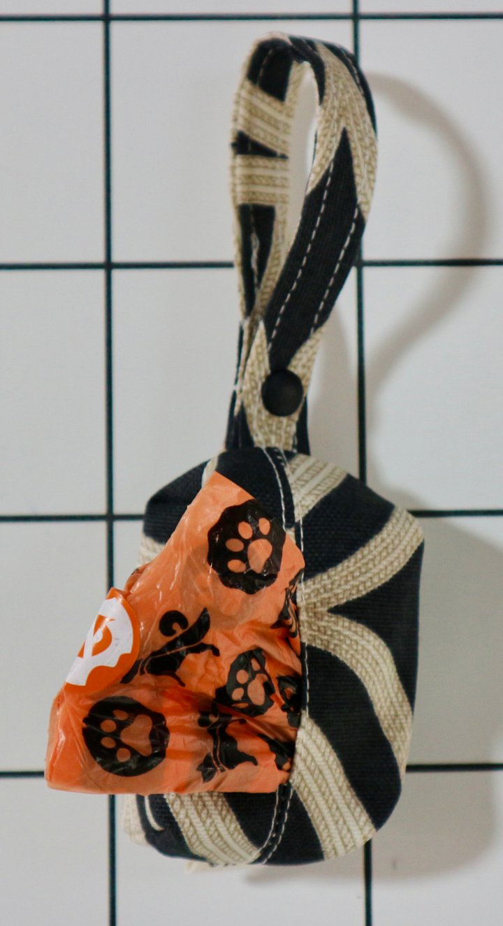 On-the-Go Dog Bag Pouch / Hundebeutel product image (1)