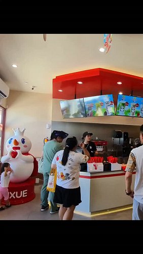 #mixue finally here in California, go check it out! Or watch my video at YT: foodielifedan 

#shorts #mixueicecream #mixuesno...