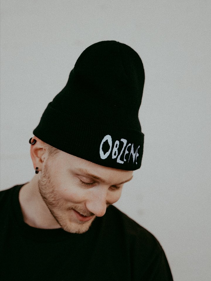 BLACK BEANIE EMBROIDERED LEGACY LOGO product image (2)