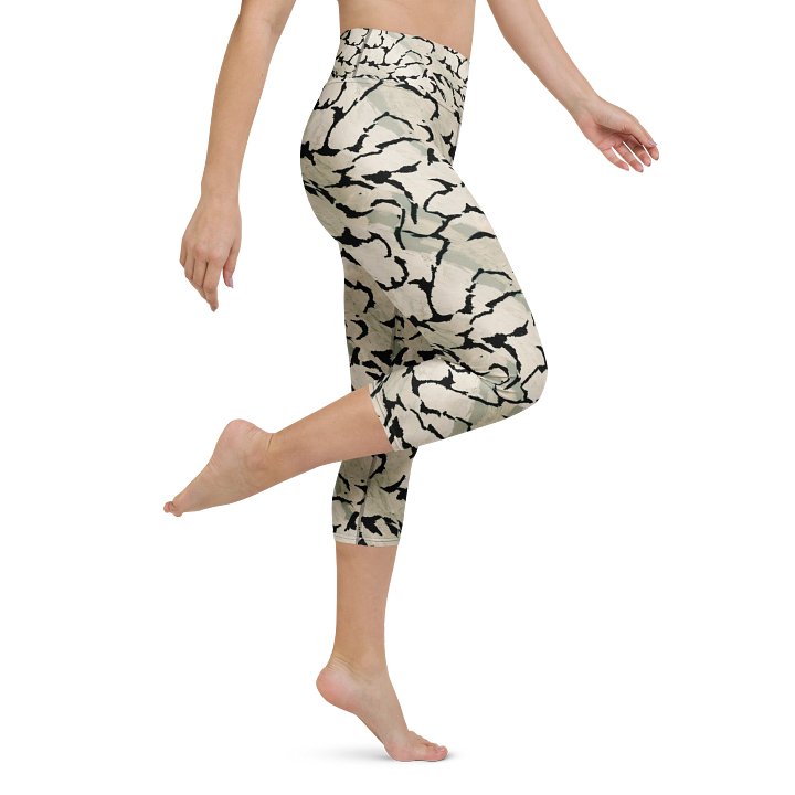 Animal Skin Capri Leggings product image (1)