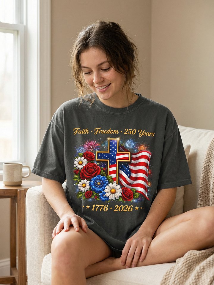 USA 250 Freedom Graphic Tee – Vintage Patriotic Shirt product image (2)