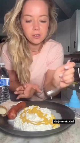 Her eyes pretty asf tho 😂 

#explore #explorepage #share #sharewithafriend #comedy #reactinwitkiwi #food #keuanmay #lmao
