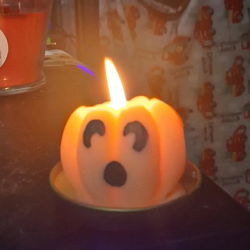 Test burn the little jack-o-lantern,  I dont know if i like him as a little candle or more for a larger wax melt. 

What do y...