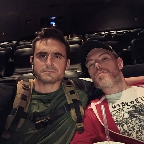 Seated for #ResidentEvil with @wolfhierophant ! #chrisredfield #cosplay