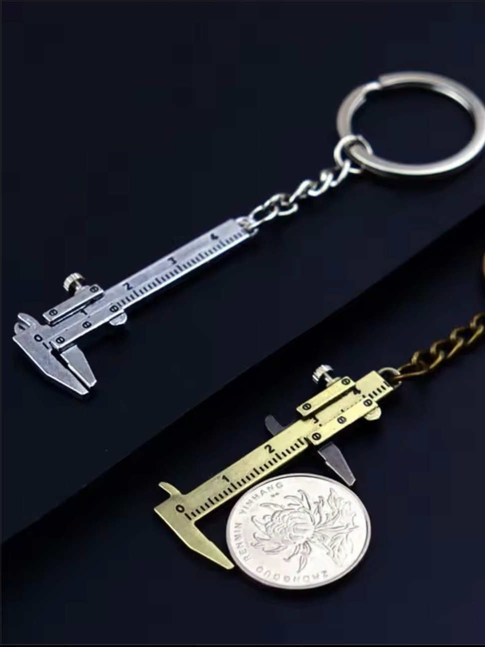 31BB Fashion Mini Vernier Caliper Keychain 0-40mm Portable Measuring Gauging Tools Car Key Chain Ring Ruler Caliper for Precision Measurement product image (1)