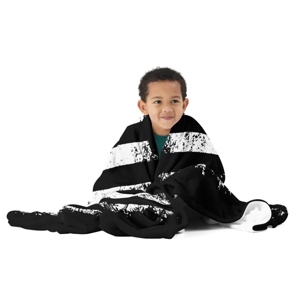 Patriotic Comfort: Distressed Stars and Stripes Black and White American Flag Throw Blanket product image (12)