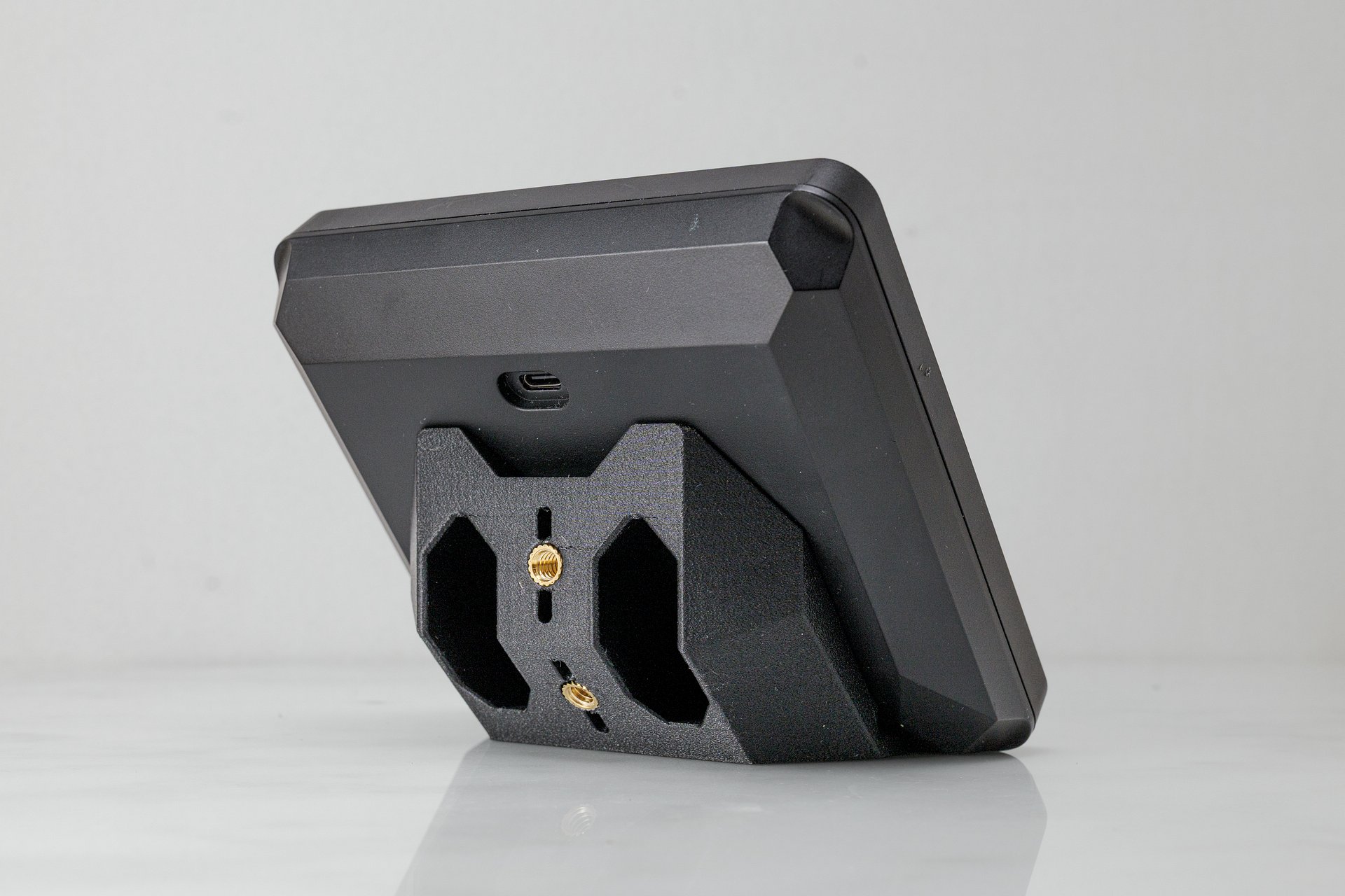 Deckbutt for StreamDeck Plus | 1/4" Adapter Mount product image (9)