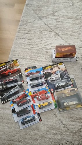 Several packages have arrived and they all were hot with models from the Porsche RLC to the BMW Chase and to the rest of the ...