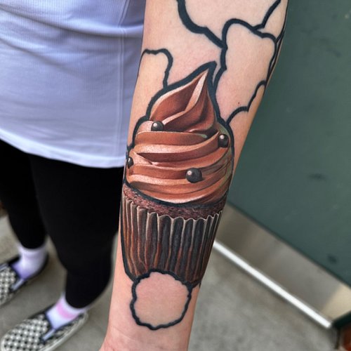 I recently started the shading on this thick lined snack sleeve. Really stoked to keep working on it! 

#creamtattoosupply #t...