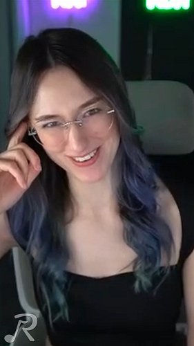 Had the lovely opportunity to sit and have a chat with the amazing Lolli Wren a.k.a ‪TheFairyVoiceMother‬ on Youtube! Her new...