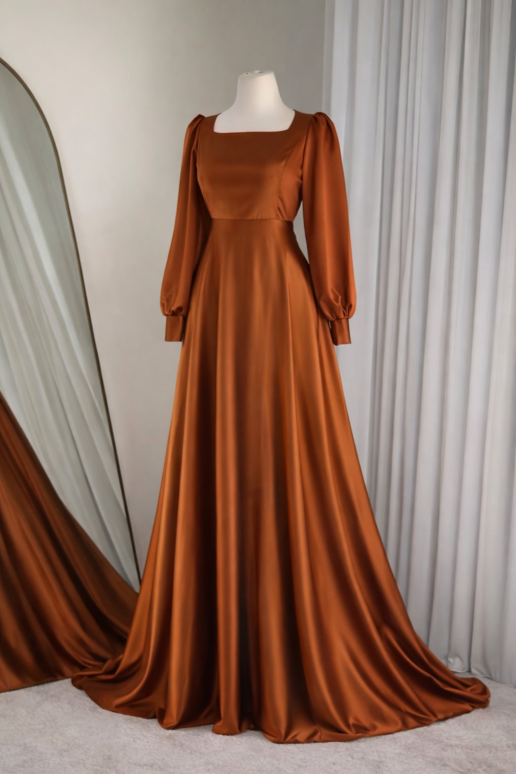 Luxury dress product image (1)