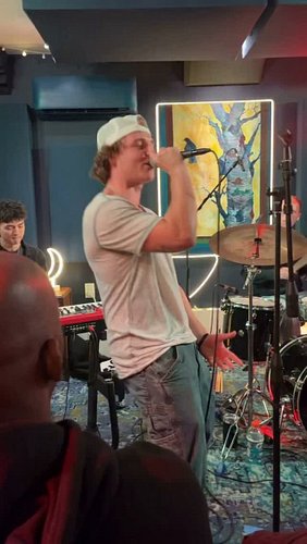 @hooperjamesofficial PLAYING WITH HIS LIVE BAND IN NEWTON MASSACHUSETTS AT @earthtoboston 😮‍💨💥

DO ME A FAVOR AND FOLLOW @ear...